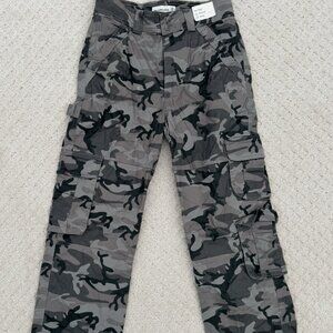 Abercrombie & Fitch Cargo Pants Women's 4s Gray Camo Utility Outdoor NWT - Flaws